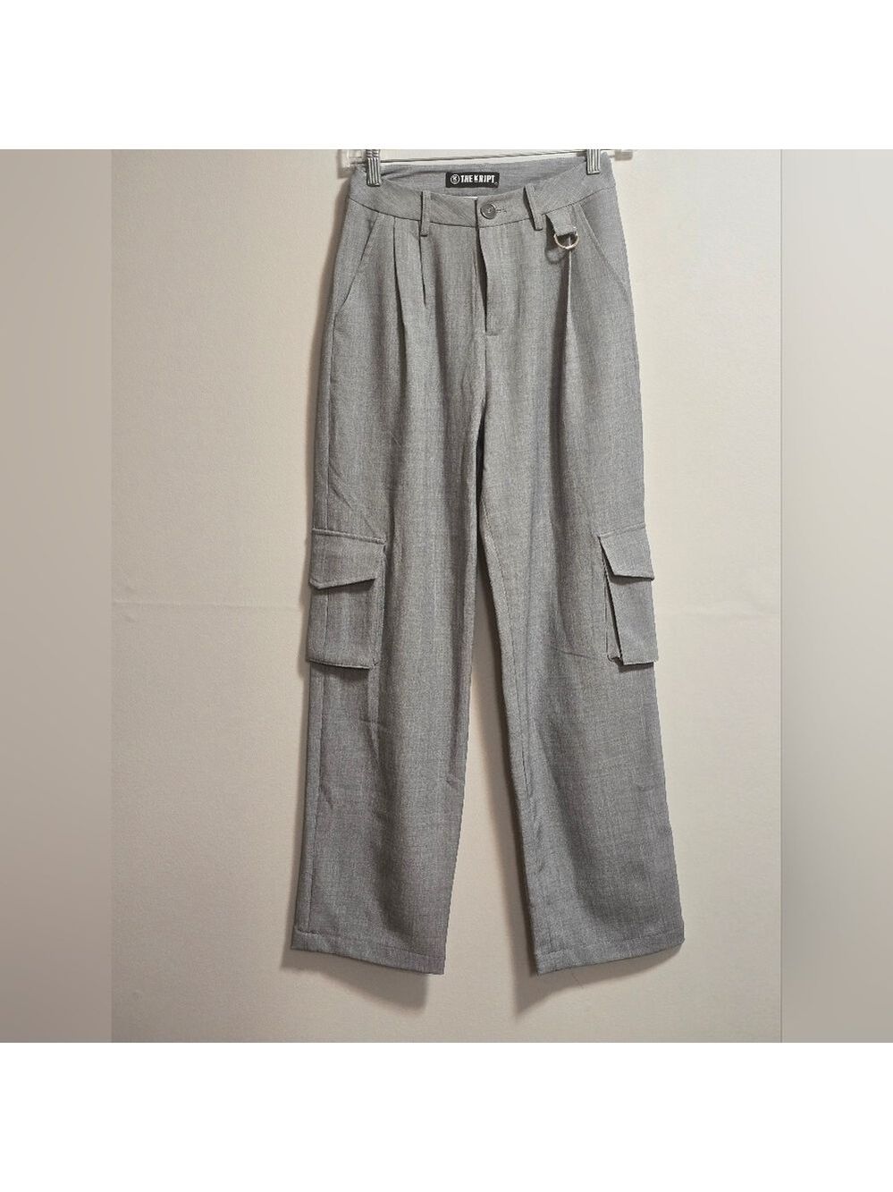 The Kript high waisted relaxed skate fit cargo pants color grey size XS